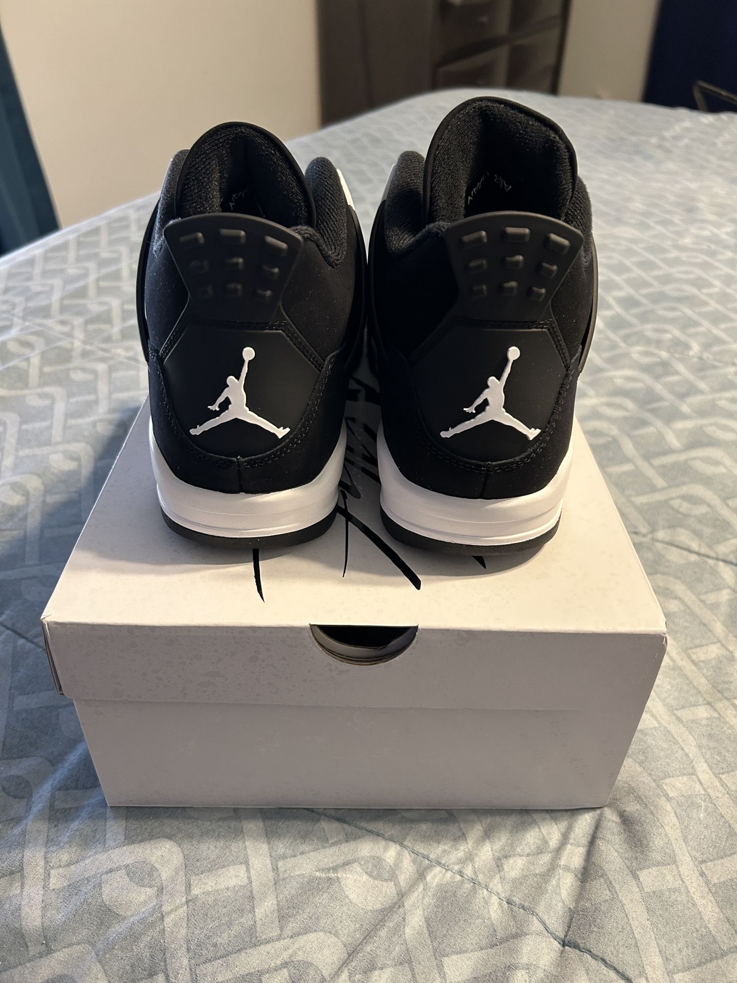 Jordan 4 Thunder dead stock Air Jordan 4 White Thunder Retro Size 8.5 Mens Brand New  main image 2