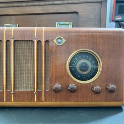 Vintage Radios, AM/FM Stereo Consoles and more!