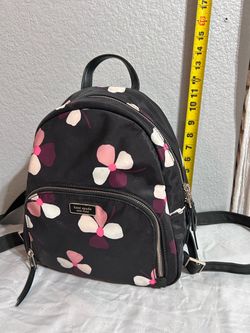 Kate Spade Dawn Medium Nylon Floral Backpack 📍 Near 91st Avenue Deer Valley 💵 Bundle deals on multiple items 💥 First come first serve ✅ Authenti