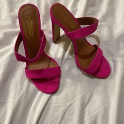 Women’s Size 8 Hot Pink Strappy Heel