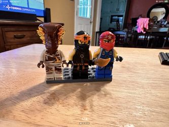 Lego Lot Of 3 Ninjago figures (pyro slayer, Cole, & Ninja)