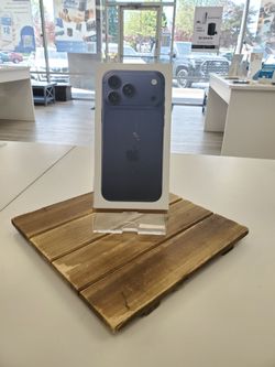 iPhone 17 Pro 6.3" (Unlocked) 1TB Deep Blue New