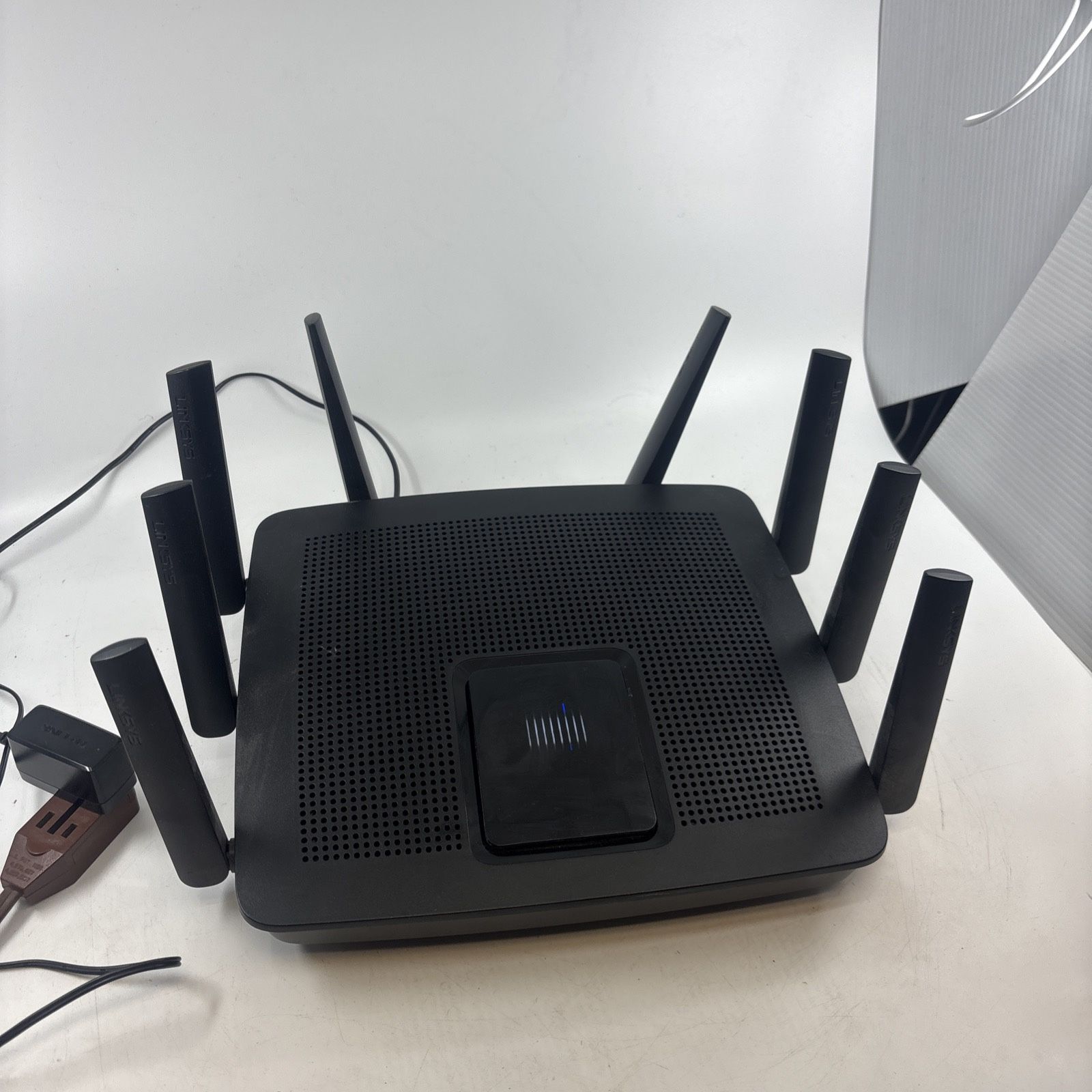 Linksys Router EA9500 V2 Max Stream Tri Band Quad Stream 5.3 Gbps
