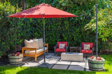 Complete Outdoor Patio Furniture Set – Seating for 6 + Fire Pit + Umbrella