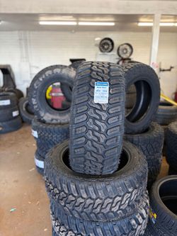 35/12.50R22 Tires 