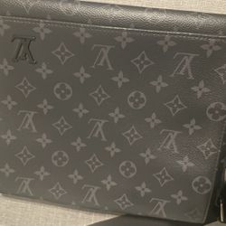 Louis Vuitton Messenger Bag