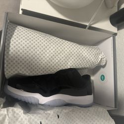 Jordan 11 Low Space Jam