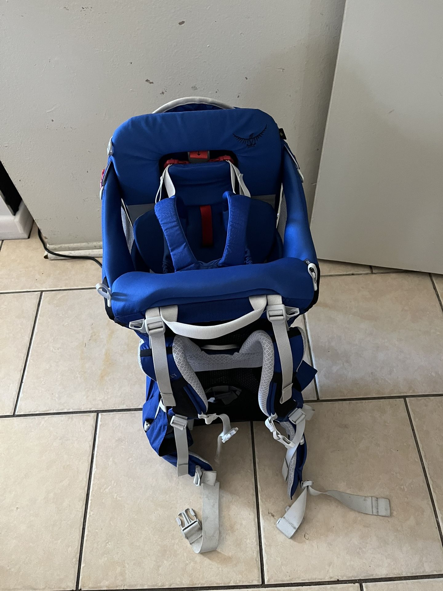 Baby hiking carrier