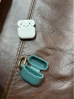 AirPods 4 (no noise cancellation)