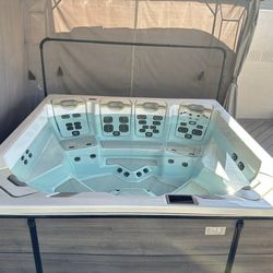 Bullfrog M7 Jacuzzi - Best Offer