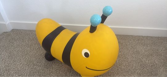 Kids Inflatable Bee Ride-On Bouncy Toy