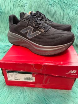 NIB New Balance Men’s Black Athletic Fresh Foam X More v6 Running Shoes size 11.