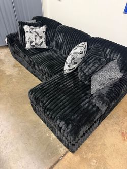 Midnight Madness 2pc Sectional