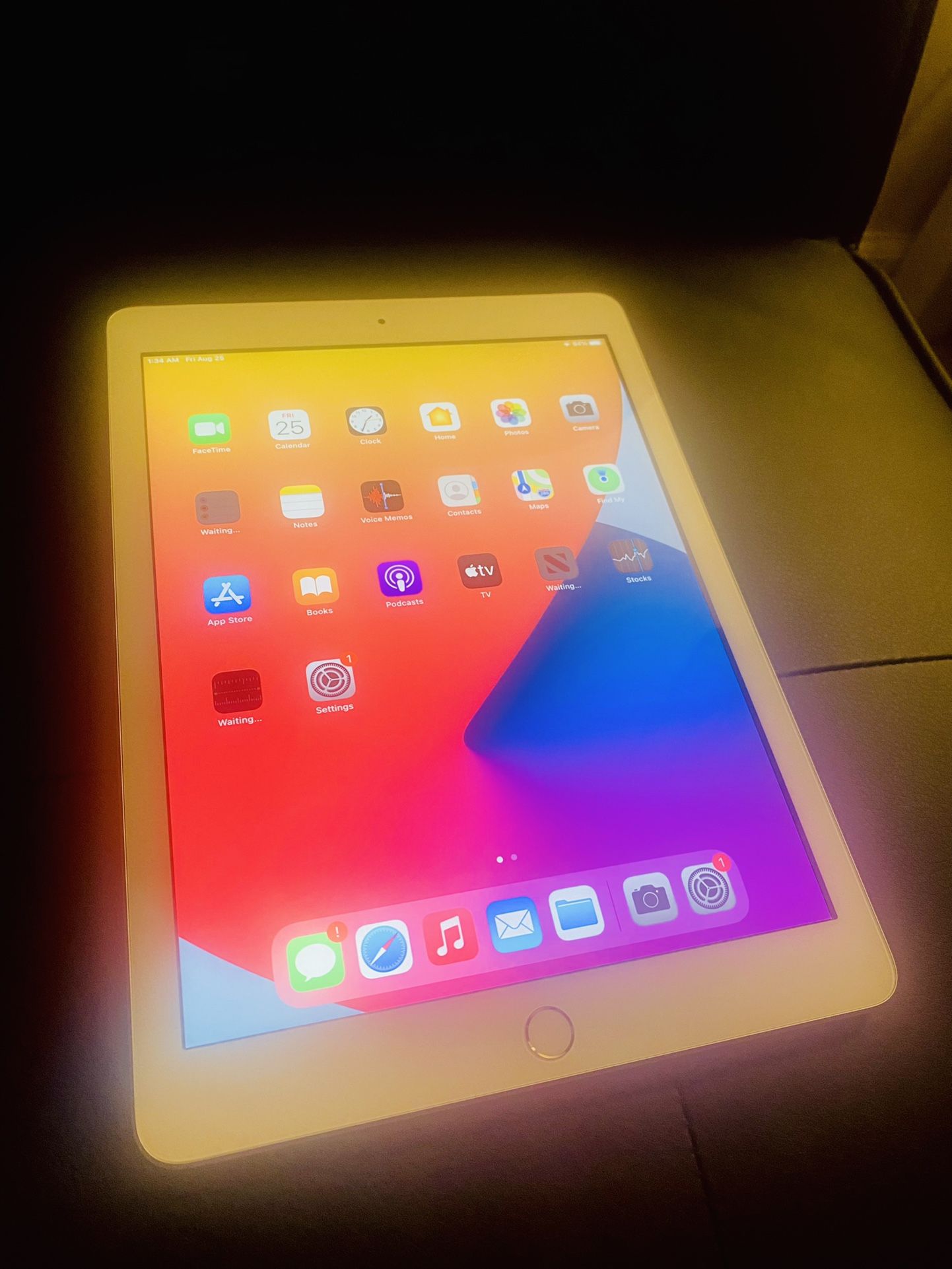 iPAD 6TH GEN CELLULAR AND WIFI! 32GB