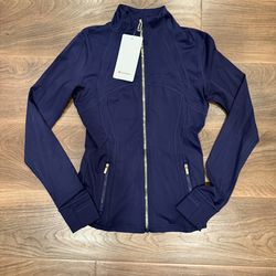 🦋 Selling this classic Lululemon Define Jacket 🦋 Sizes 2-10