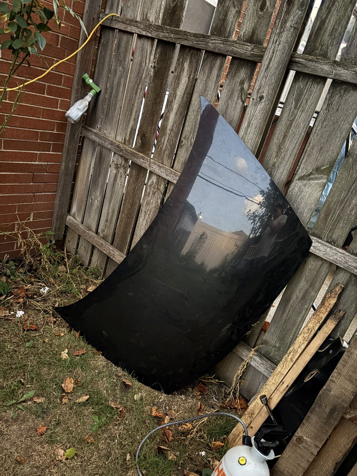 hood has little damage infront, for fa1