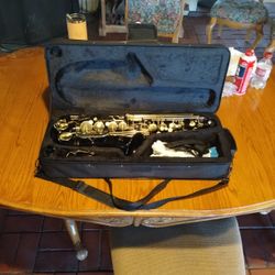 GLARRY ALTO SAXOPHONE 