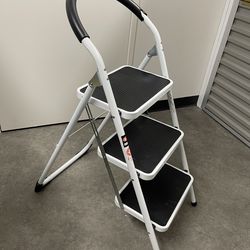 3-step steel folding ladder