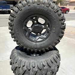 27x11r12 Dirt Commanders