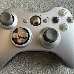 ***NO TRADES!!!*** silver Xbox 360 controller ***NO TRADES!!!***