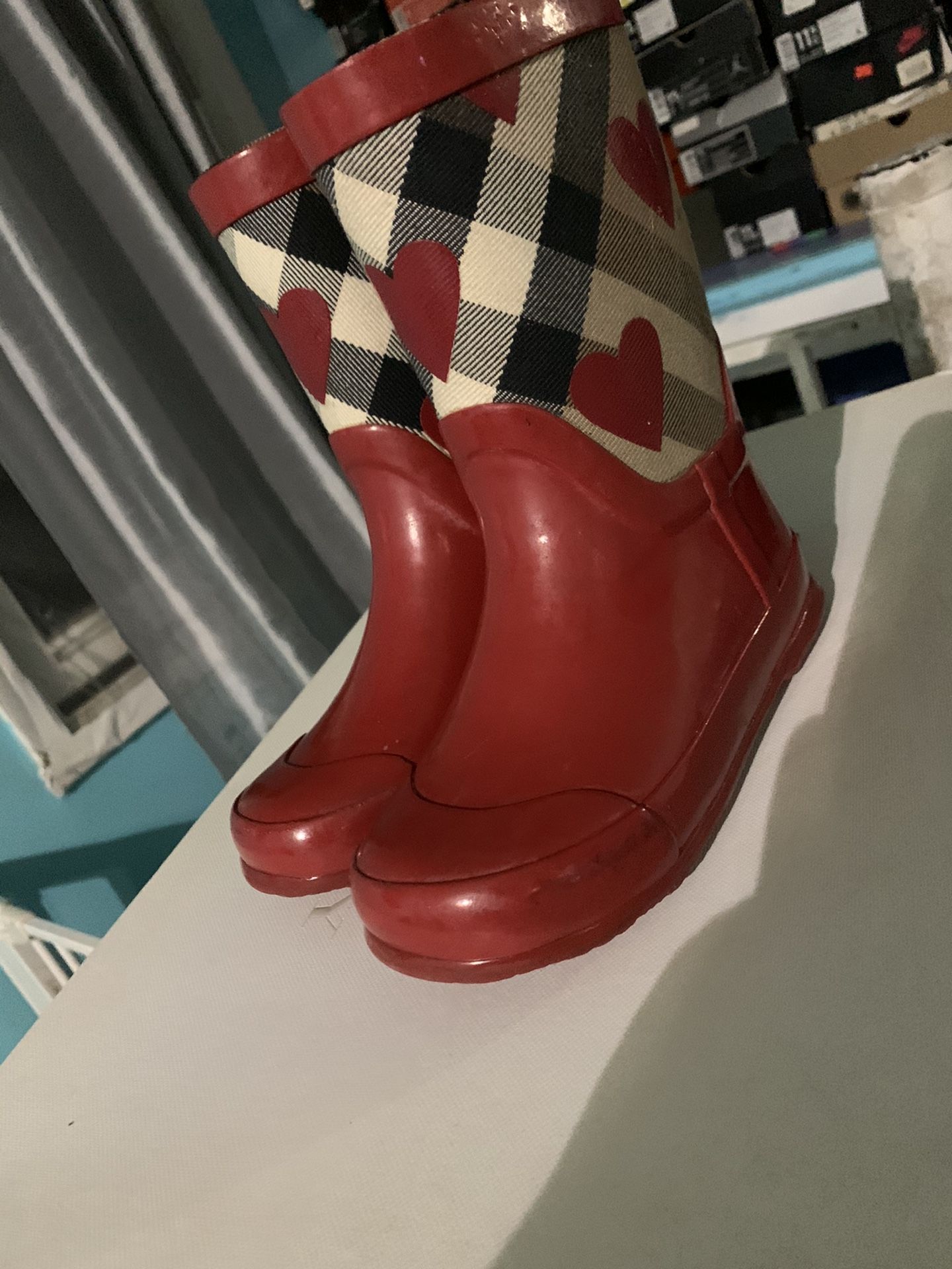 Burberry rain boots size 9c