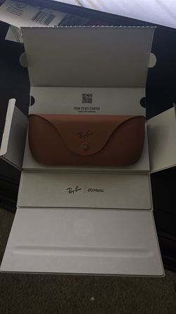 Ray-Ban Meta  Smart Glasses with Case