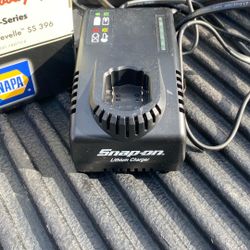 Snap On CTC772A 7.2-14.4 V Battery Charger 