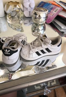 SuperStars in great condition size 7