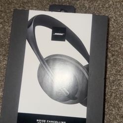 Bose Noise Cancelling Headphones 