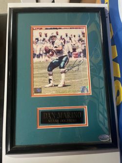 Dan Marino Autographed Picture Frame