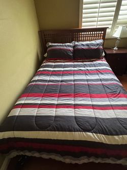 Full size bed, nightstand, lamp & bedding