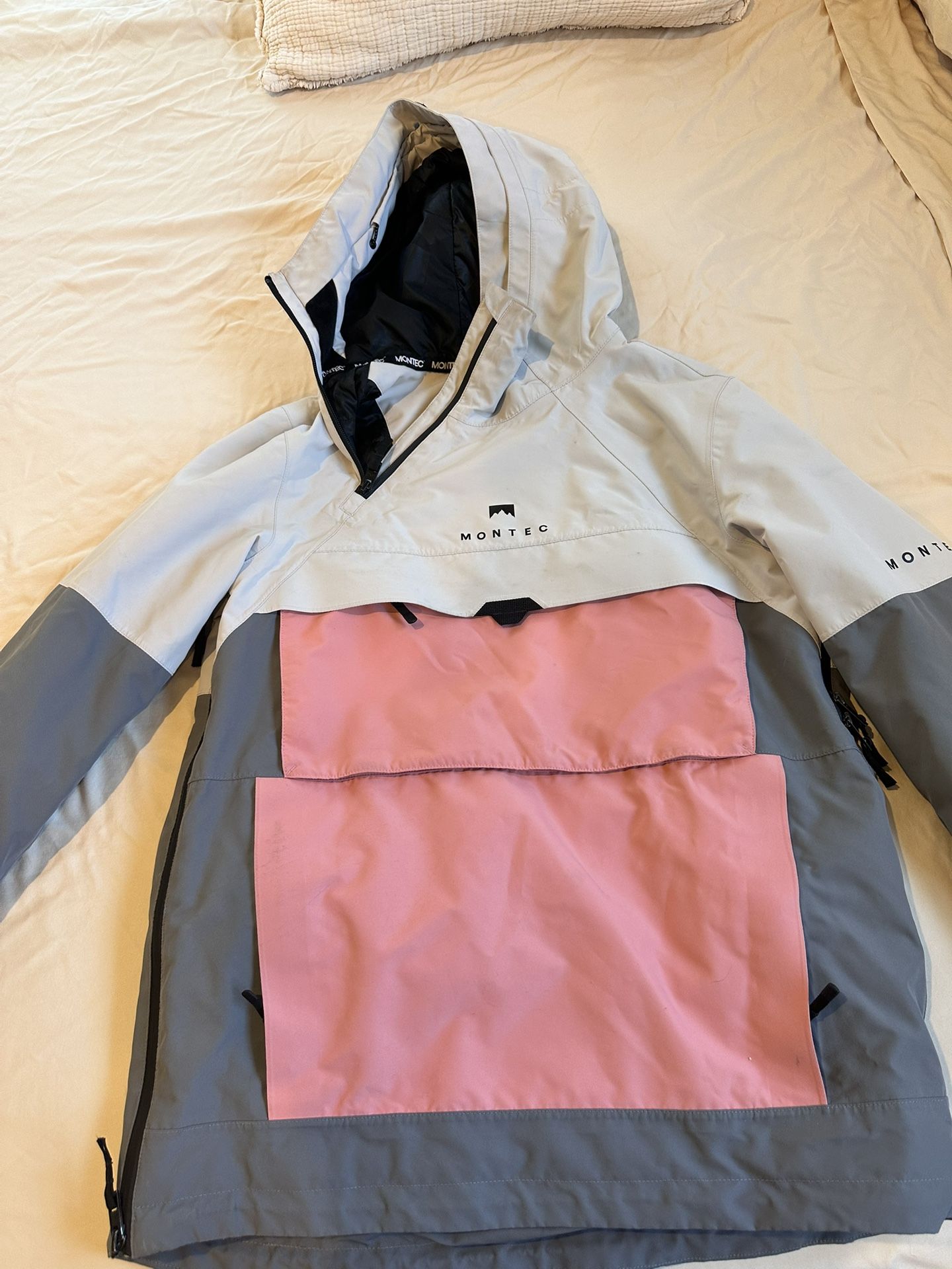 Montec women’s Snow Jacket, Size small