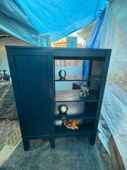 Beautiful big dresser with wooden drawers /shelves blue color has been painted!🌺