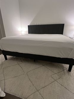 Modern king-size bed with mattress included – excellent condition