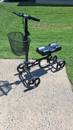 Knee scooter, black w/basket