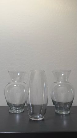 Set of 3 Clear Glass Vases