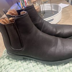 Mensa Boots Size 8 