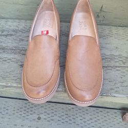 Naturalizer Tan Leather Slip-On Loafers for Women