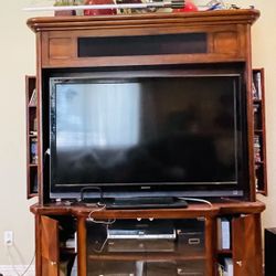 Entertanment With Lots Of Storage OBO