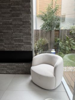 2 Swivel Boucle Chair