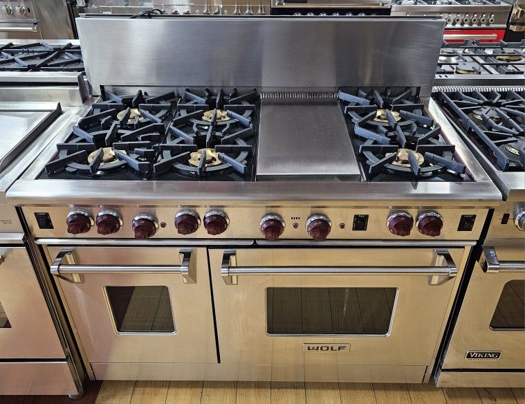 Wolf R486G 48 Inch ProStyle Gas Range with 6 Dual Brass Open Burners for Sale in Glendale, CA