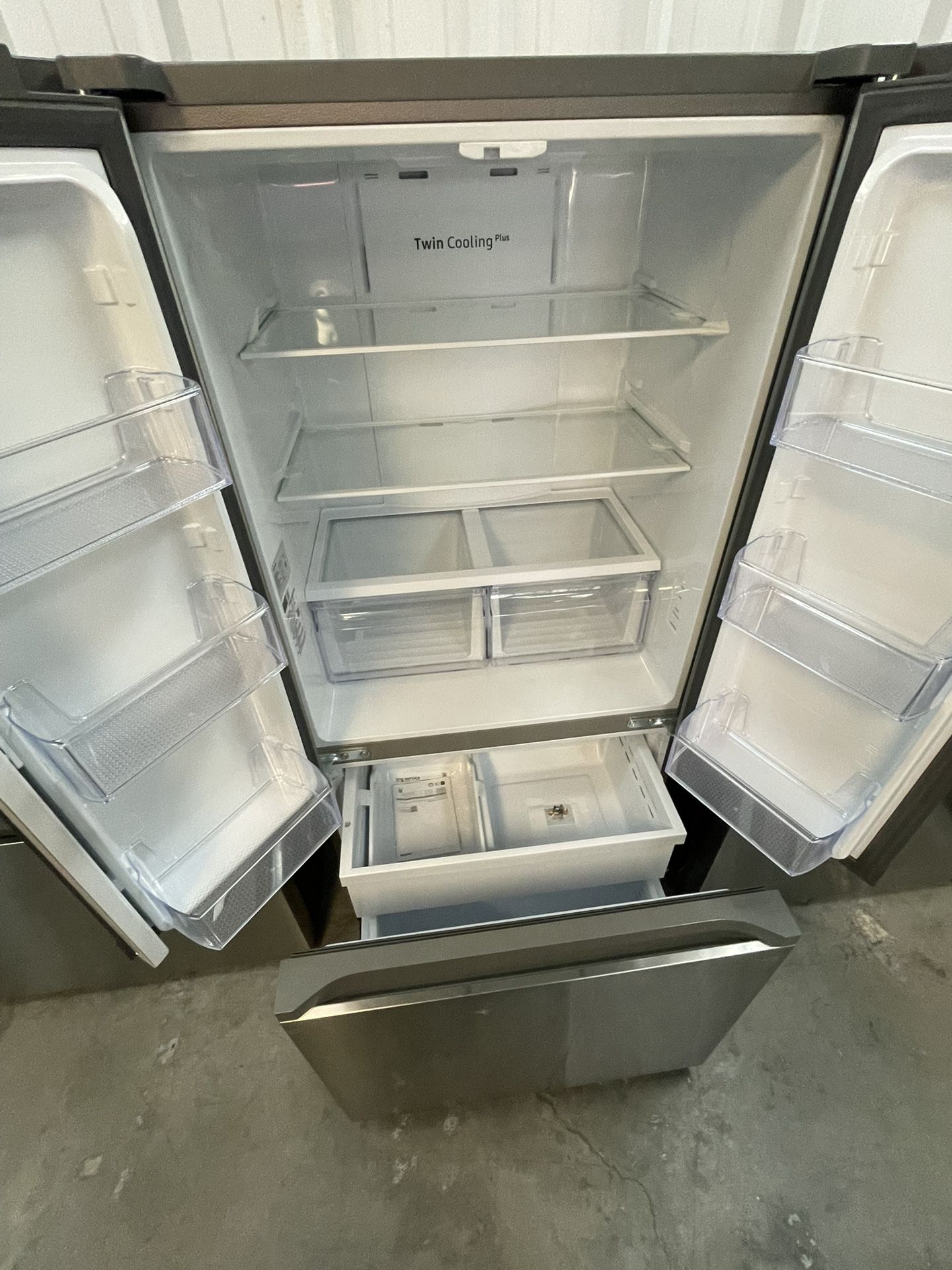 Samsung 33” Wide French Door Plain Face Refrigerator