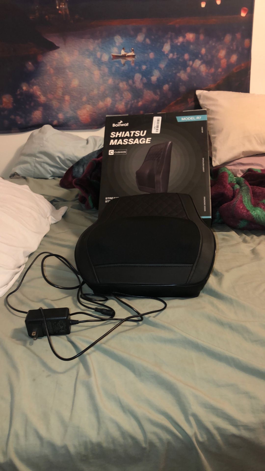 Shopper Shiatsu Massage, For$3.00