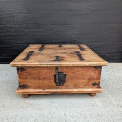 Late 20th Century Country Farmhouse Style Mexican Double Lid Wooden Coffee Table Storage Trunk Vintage