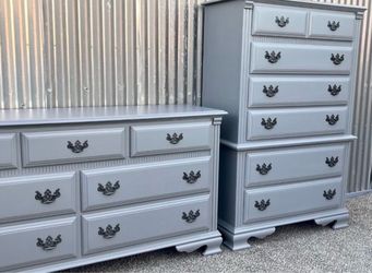 Beautifully Refinished Vintage Stanley Furniture Dresser Set