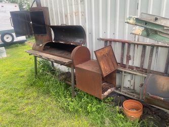 Smoker with jerky maker