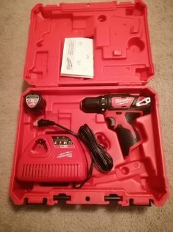 Milwaukee M12 12V 3/8 Inch drill driver (2407-20)+18 pc impact Driver Bit Set