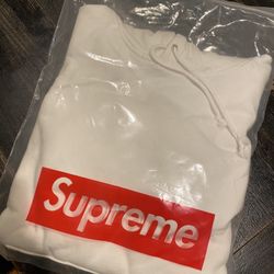 Supreme Champion Outline Hooded