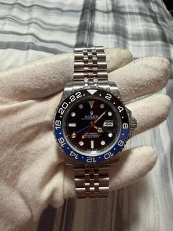 GMT Bat Girl, GMT Bruce Wayne