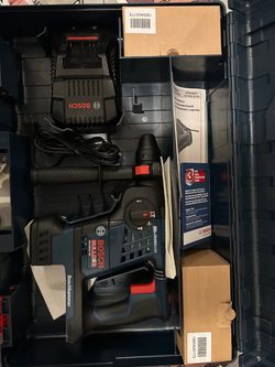 Bosch RH228VC-36 Bulldog 36V Rotary Hammer Kit - New